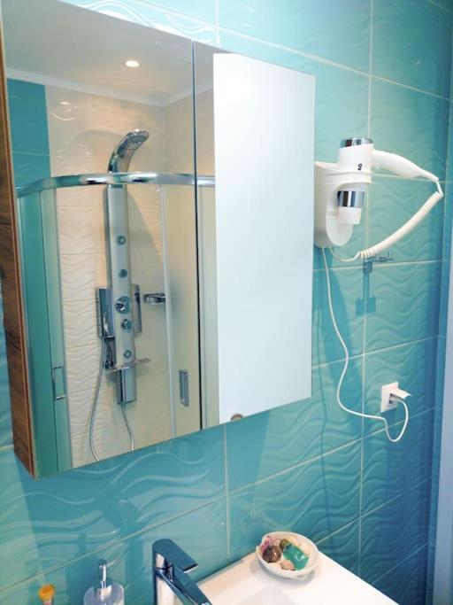 Orchid Apartment *
